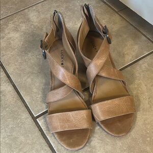 Lucky Brand Tan 6.5 Women's Sandals